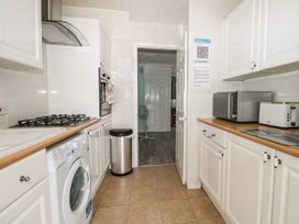 17 Coventry Close - Kent & Sussex - 989792 - thumbnail photo 8