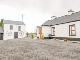Mc's Cottage - County Sligo - 989958 - thumbnail photo 2