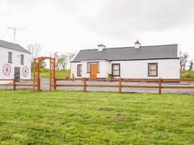 Mc's Cottage - County Sligo - 989958 - thumbnail photo 3