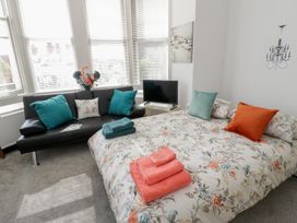Apartment 2 Orme Court - North Wales - 990161 - thumbnail photo 9