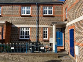 2 bedroom Cottage for rent in Weymouth