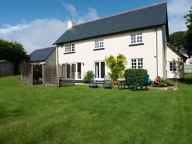 4 bedroom Cottage for rent in Thurlestone