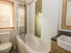 27 Lake View - Norfolk - 998434 - thumbnail photo 10