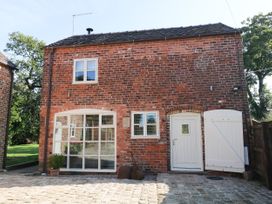 2 bedroom Cottage for rent in Stoke-on-Trent