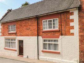 3 bedroom Cottage for rent in Stoke-on-Trent