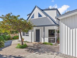 Sandy Feet - Papamoa Beach Holiday Home photo 1