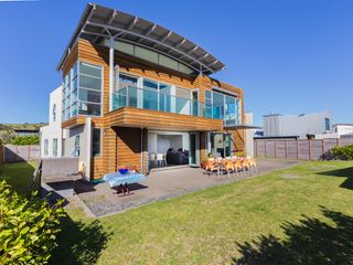 Ocean Escape - Omaha Holiday Home photo 1
