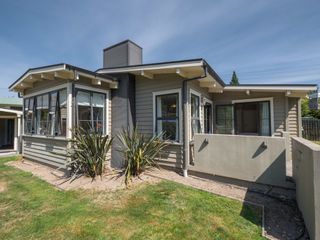 Lavender Country Cottage - Arrowtown Holiday Home photo 1