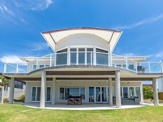 Sea Shells By The Shaw  - Waihi Beach Holiday Home photo 1