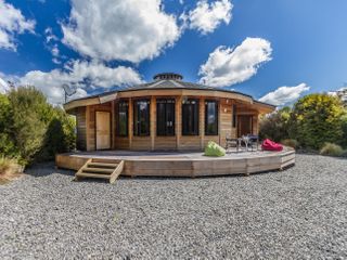 The Snowglobe - Ohakune Modern Yurt Style Chalet photo 1