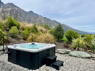 A Remarkable Stay - Jack's Point Holiday Home photo 1
