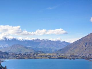 Paradise Peaks - Queenstown Holiday Home photo 1