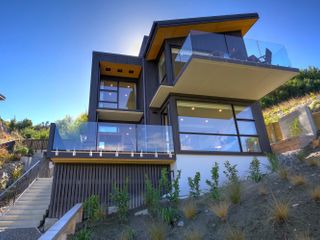 The Villa Lookout - Queenstown Holiday Villa photo 1