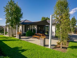 Relax on Snowberry - Wanaka Holiday Home photo 1