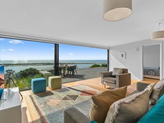 Blue Skies Sunrise - Mangawhai Heads Holiday Home photo 1