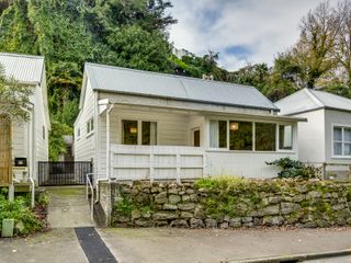 Central Cottage - Napier Holiday Home photo 1