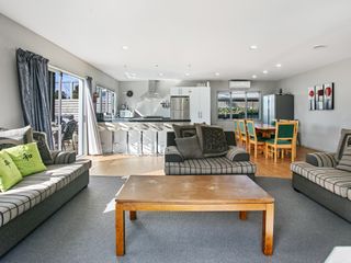 Family Harmony - Waihi Beach Holiday Home photo 1