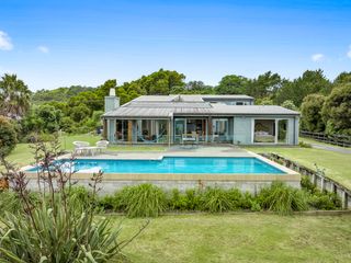 923 Takatu - Tawharanui Peninsular Holiday Home photo 1