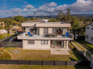 Beach View Bliss - Pauanui Holiday Home photo 1