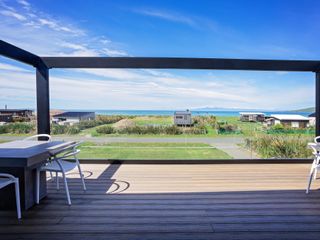 Southern Breeze - Colac Bay Beach House photo 1