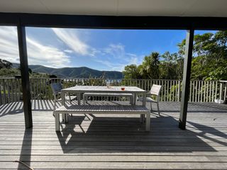 Picturesque Waikawa - Picton Holiday Home photo 1