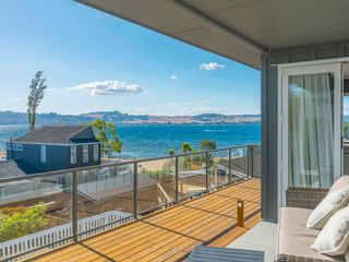 Willow Lake House - Lake Taupo Holiday Home photo 1