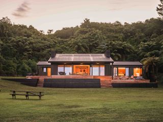 Lakefront Luxury at Okere Falls Lake Rotoiti photo 1