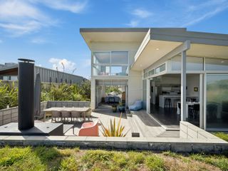 Peka Peka Beach House - Waikanae Holiday Home photo 1