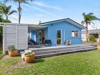 Coastal Whanau - Ruakaka Holiday Home photo 1