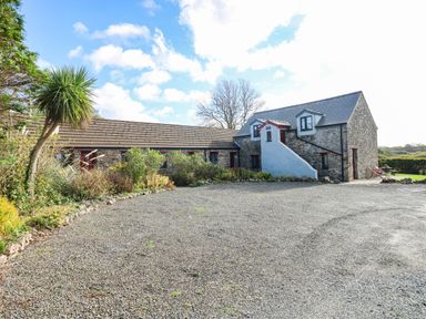 A house with gravel drive and garden at Hayloft near Narberth