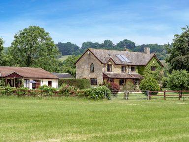 A house with a garden at Willow Barn in Cucklington near Wincanton
