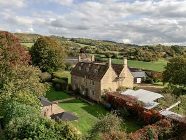 A house with garden and patio at Reybridge House in Lacock