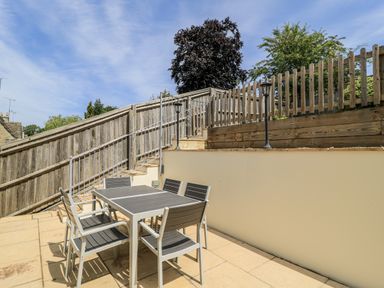 Property photo 2 of 28