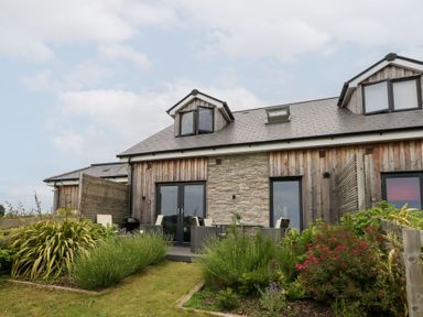A house with a garden at Durbyfield in Nottington near Weymouth