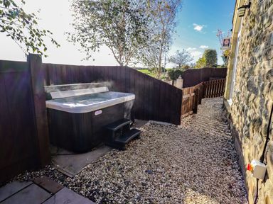 Property photo 2 of 38