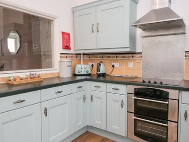 Property photo 13 of 37