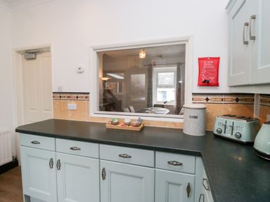 Property photo 17 of 37