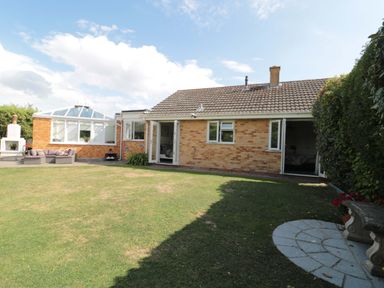 A house with a garden and conservatory at No 8 Burnham-on-Sea