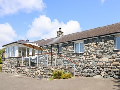 Property photo 2 of 33