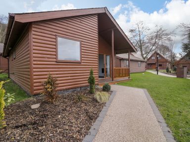 Property photo 2 of 33