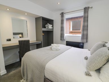 Property photo 11 of 33