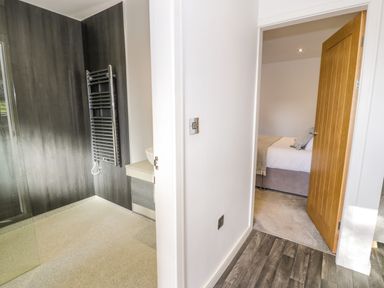 Property photo 13 of 32