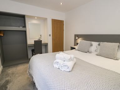 Property photo 11 of 35