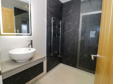 Property photo 13 of 35