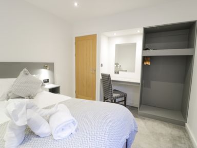 Property photo 10 of 33