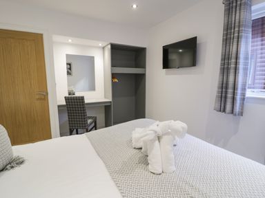 Property photo 11 of 33