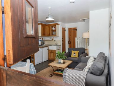 Property photo 4 of 43