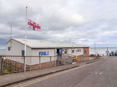 An RNLI building by the coast at Dinguardi in Seahouses