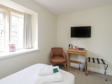 Property photo 5 of 35