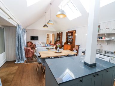 Property photo 9 of 48